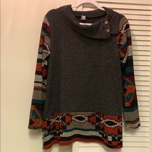 Sweater tribal